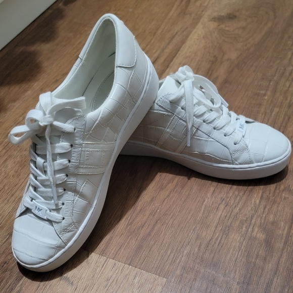 Michael Kors white sneakers - Picture 1 of 8